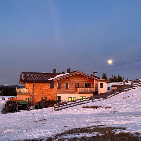 Radstaedter Huette Im Winter Nicht Mit Dem Auto Erreichbar Wunderschoene Alleinlage Schwemmberg Εξωτερικό φωτογραφία